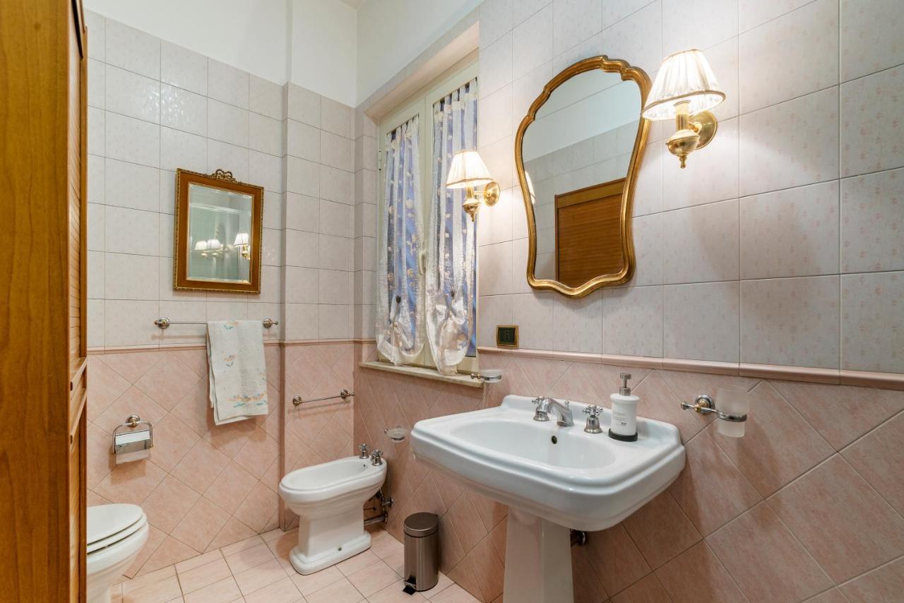 Monteverde Roomy Apartment Sun And Flowers โรม ภายนอก รูปภาพ